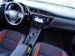 Toyota Auris Touring Sports - 1.8 Hybrid Lounge / Led Koplampen / Parkeersensoren / Stoelverwarming - 1 - Thumbnail
