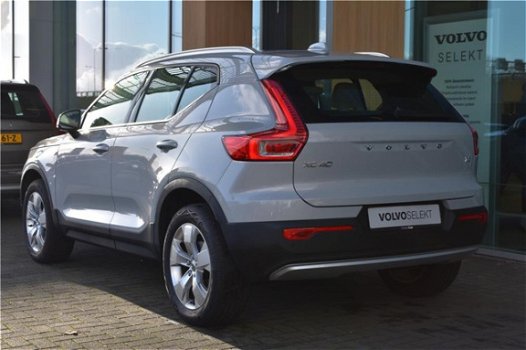 Volvo XC40 - 1.5 T3 Momentum Pro Parkeer Assist Line/Voorstoelen verwarmd/Zitverlening voorstoelen - 1