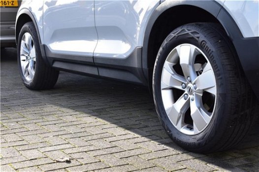 Volvo XC40 - 1.5 T3 Momentum Pro Parkeer Assist Line/Voorstoelen verwarmd/Zitverlening voorstoelen - 1