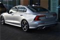 Volvo S60 - 2.0 T4 R-Design Park Assist Pack/achterbank in delen neerklapbaar/Keyless Entry 19