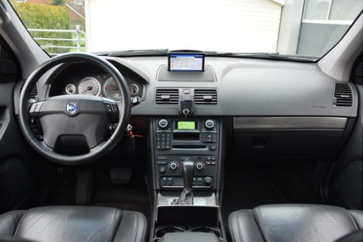 Volvo XC90 - 2.4 D5 Summum 5p. / Navigatie / Leer / Memory Seats / Xenon / PDC / VOL / Nette Auto / - 1