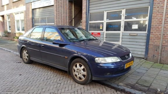 Opel Vectra - 2.0-16V CDX - 1