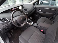 Renault Scénic - 1.5 dCi Limited | Navigatiesysteem | Cruise control | Climate control | Trekhaak |