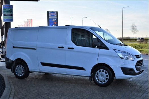 Ford Transit Custom - 330 2.2 TDCI 155PK L2H1 Trend, Camera, Airco, Voorruitverwarming - 1