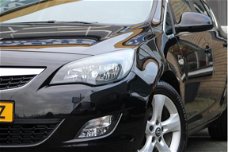 Opel Astra - 1.6 Turbo Cosmo 5 Deurs Navigatie 3-6-12 M Garantie