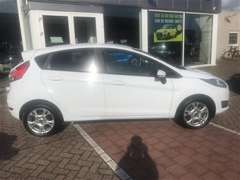 Ford Fiesta - 1.0 Style Ultimate 5-deurs, Navigatie, Lichtmetalen velgen , PDC v+a, 4 season banden, - 1