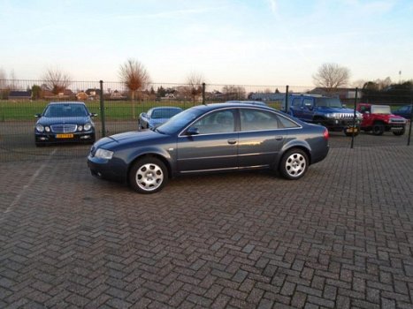 Audi A6 - 2.5 TDI PROLINE AUTOM AIRCO NAVI CC ELEC STOELEN - 1