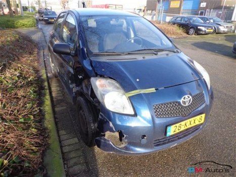 Toyota Yaris - 1.3 16v VVT-i Linea Terra - 1