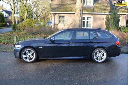 BMW 5-serie Touring - 520d leer/navi/dealer onderh/pano - 1