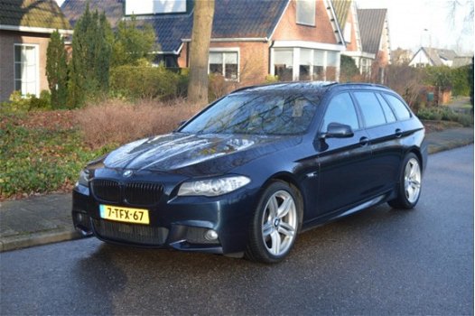 BMW 5-serie Touring - 520d leer/navi/dealer onderh/pano - 1