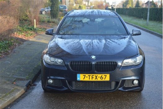 BMW 5-serie Touring - 520d leer/navi/dealer onderh/pano - 1