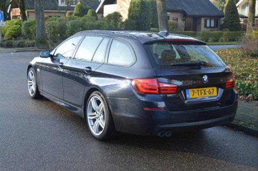 BMW 5-serie Touring - 520d leer/navi/dealer onderh/pano - 1