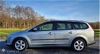 Ford Focus Wagon - 1.6-16V Futura, NWE APK, Cruise, Trekhaak - 1 - Thumbnail