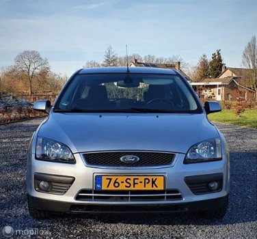 Ford Focus Wagon - 1.6-16V Futura, NWE APK, Cruise, Trekhaak - 1