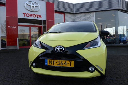 Toyota Aygo - 1.0 VVT-i x-cite Airco, Parkeercamera & 15'' lichtmetalen velgen - 1