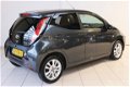 Toyota Aygo - 1.0 VVT-i x-joy | Navigatie | Climate control | Lichtsensor | Parkeercamera - 1 - Thumbnail