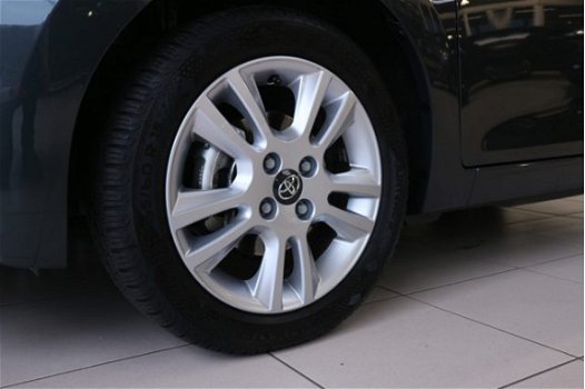 Toyota Aygo - 1.0 VVT-i x-joy | Navigatie | Climate control | Lichtsensor | Parkeercamera - 1