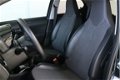 Toyota Aygo - 1.0 VVT-i x-joy | Navigatie | Climate control | Lichtsensor | Parkeercamera - 1 - Thumbnail