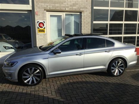 Volkswagen Passat - 1.4 TSI GTE Highline / PRIJS IS EX BTW is € 24140, 00 INCL BTW LEER/ PANO - 1