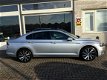 Volkswagen Passat - 1.4 TSI GTE Highline / PRIJS IS EX BTW is € 24140, 00 INCL BTW LEER/ PANO - 1 - Thumbnail