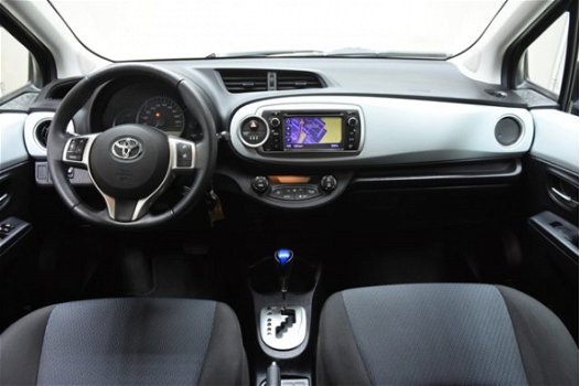 Toyota Yaris - 1.5 HYBRID Aspiration Aut. [ navi camera climate ] - 1