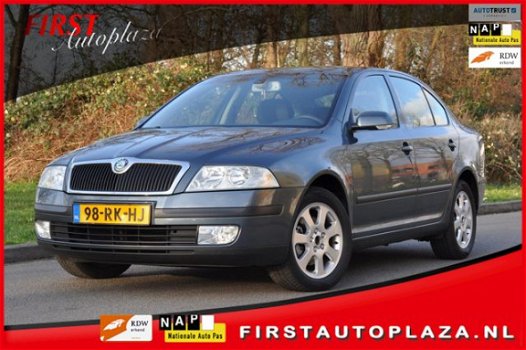 Skoda Octavia - 2.0 TDI Elegance AIRCO/NAVI/CRUISE - 1