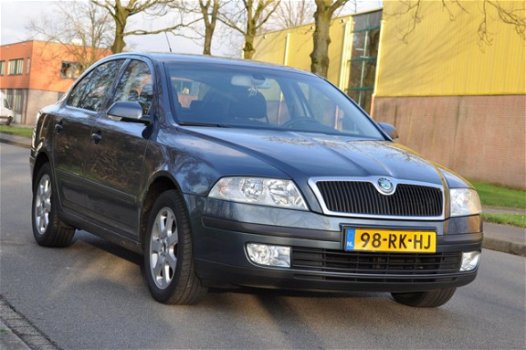 Skoda Octavia - 2.0 TDI Elegance AIRCO/NAVI/CRUISE - 1