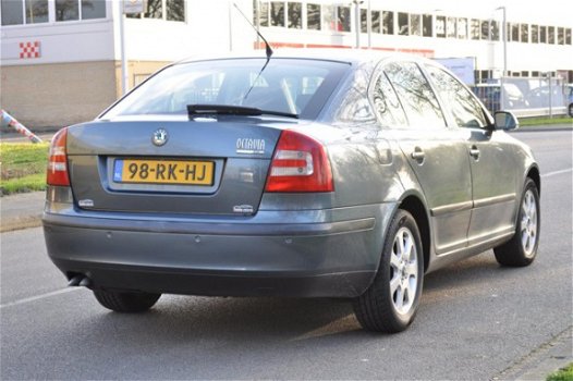 Skoda Octavia - 2.0 TDI Elegance AIRCO/NAVI/CRUISE - 1