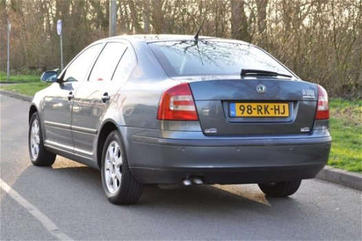 Skoda Octavia - 2.0 TDI Elegance AIRCO/NAVI/CRUISE - 1