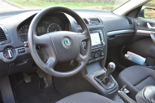 Skoda Octavia - 2.0 TDI Elegance AIRCO/NAVI/CRUISE - 1