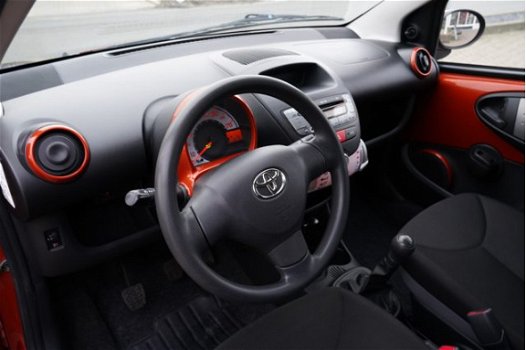 Toyota Aygo - 1.0 VVT-i 5D Comfort Orange - 1
