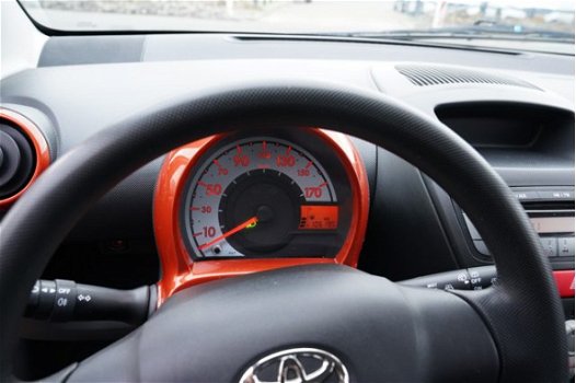 Toyota Aygo - 1.0 VVT-i 5D Comfort Orange - 1