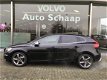 Volvo V40 - 1.6 D2 R-Design Navigatie Donker glas 17 inch lichtmetaal - 1 - Thumbnail