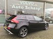 Volvo V40 - 1.6 D2 R-Design Navigatie Donker glas 17 inch lichtmetaal - 1 - Thumbnail