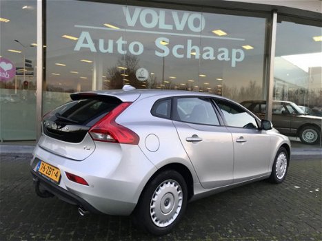 Volvo V40 - 1.6 T3 Intro Line Navigatie Park assist met camera Trekhaak - 1