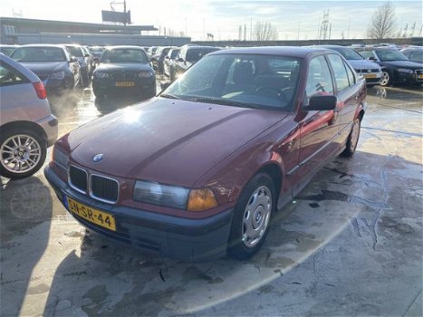 BMW 3-serie - 318 I - 1
