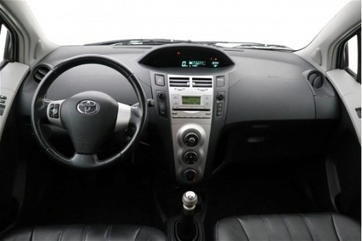 Toyota Yaris - 1.3 VVTi Sol | 5-deurs | Airco | Trekhaak - 1