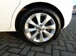 Opel Corsa - 1.4 Edition 4 cilinder WinterPack | Trekhaak | Lichtmetalen velgen - 1 - Thumbnail