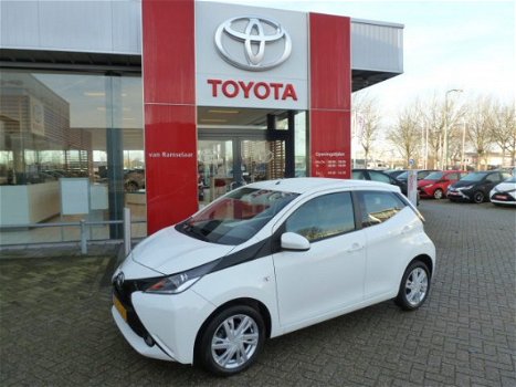 Toyota Aygo - 1.0 VVT-i X-Play Lichtmetalen Velgen - 1