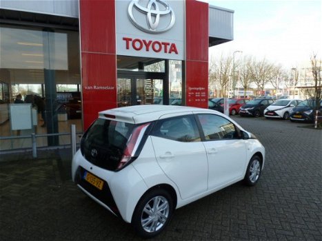 Toyota Aygo - 1.0 VVT-i X-Play Lichtmetalen Velgen - 1