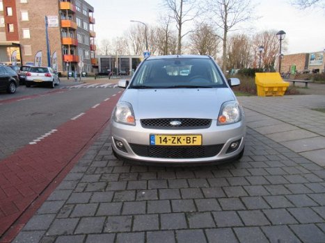 Ford Fiesta - 1.3I 5DR XL Futura - 1