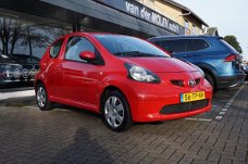 Toyota Aygo - 1.0 12V VVT-I 3DRS Stuurbekrachtiging centrale vergendeling