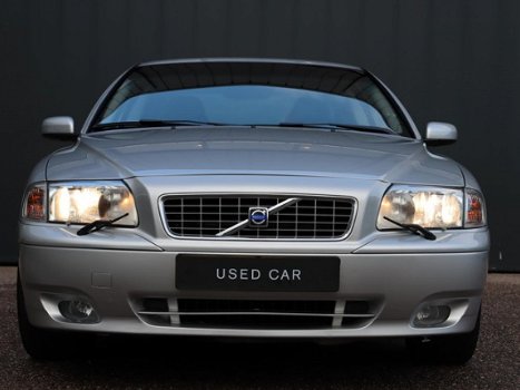 Volvo S80 - 2.4 D5 Aut. Exclusive / Trekhaak / Parkeersensoren / Stoelverwarming / Navigatie - 1