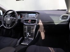 Volvo V40 - 2.0 D2 120PK Automaat Kinetic / Navigatie / Climate Ctrl