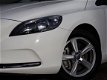 Volvo V40 - 2.0 D2 120PK Automaat Kinetic / Navigatie / Climate Ctrl - 1 - Thumbnail