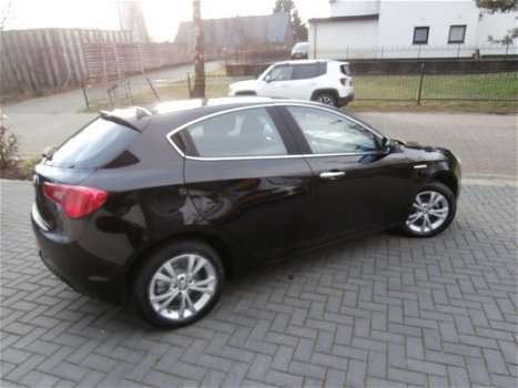 Alfa Romeo Giulietta - 1.4 T Distinctive APK 1-2021 - 1