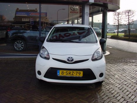 Toyota Aygo - 1.0 VVT-i Now - 1