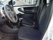 Toyota Aygo - 1.0 VVT-i Now