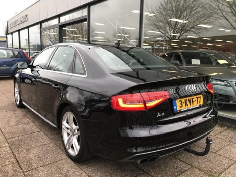 Audi A4 - 1.8 TFSI Pro Line S 170PK Sportstoelen Navi 18'' Trekhaak - 1