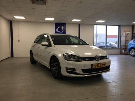 Volkswagen Golf - 1.6 TDI 110pk BlueMotion 5D Highline BlueMotion - 1